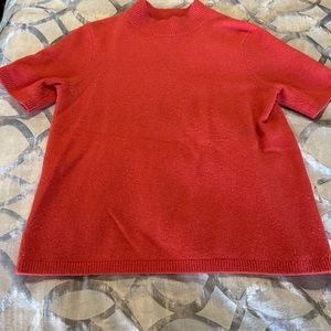 Short sleeve sweater